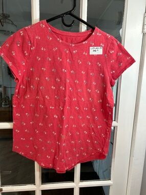 L23.    Red Floral Short-Sleeve Tee